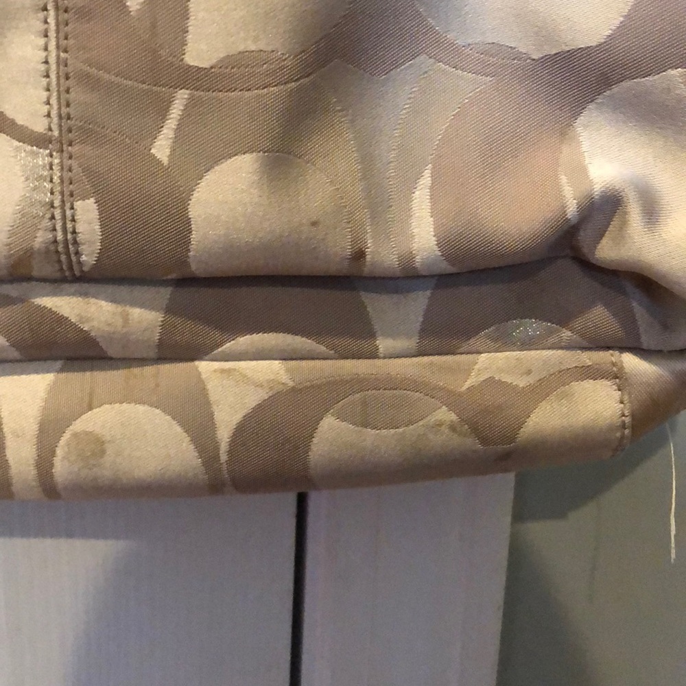 Gold Signature Coach Purse π - Picture 4 of 5